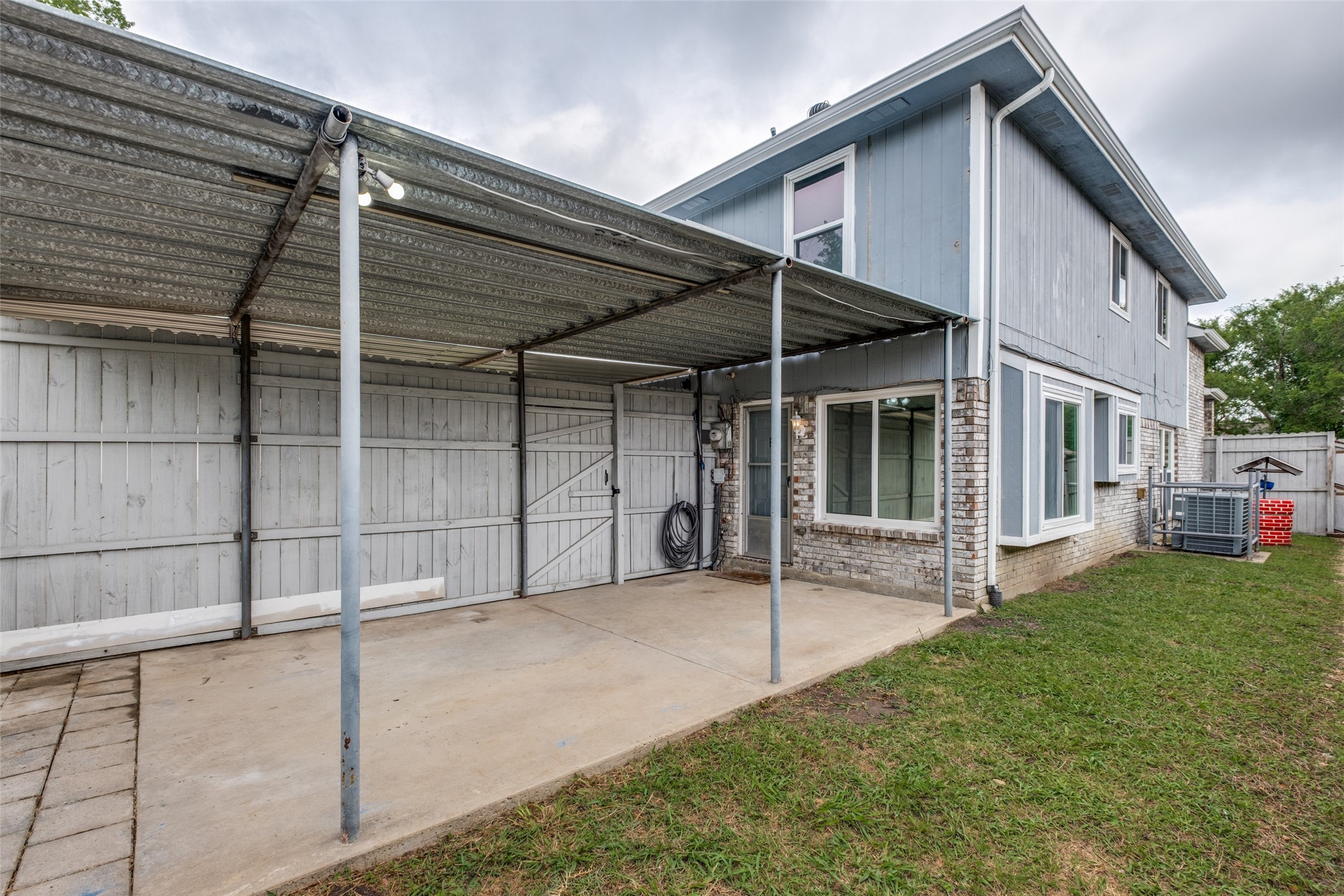 1525 Liberty Lane Mesquite TX 75149