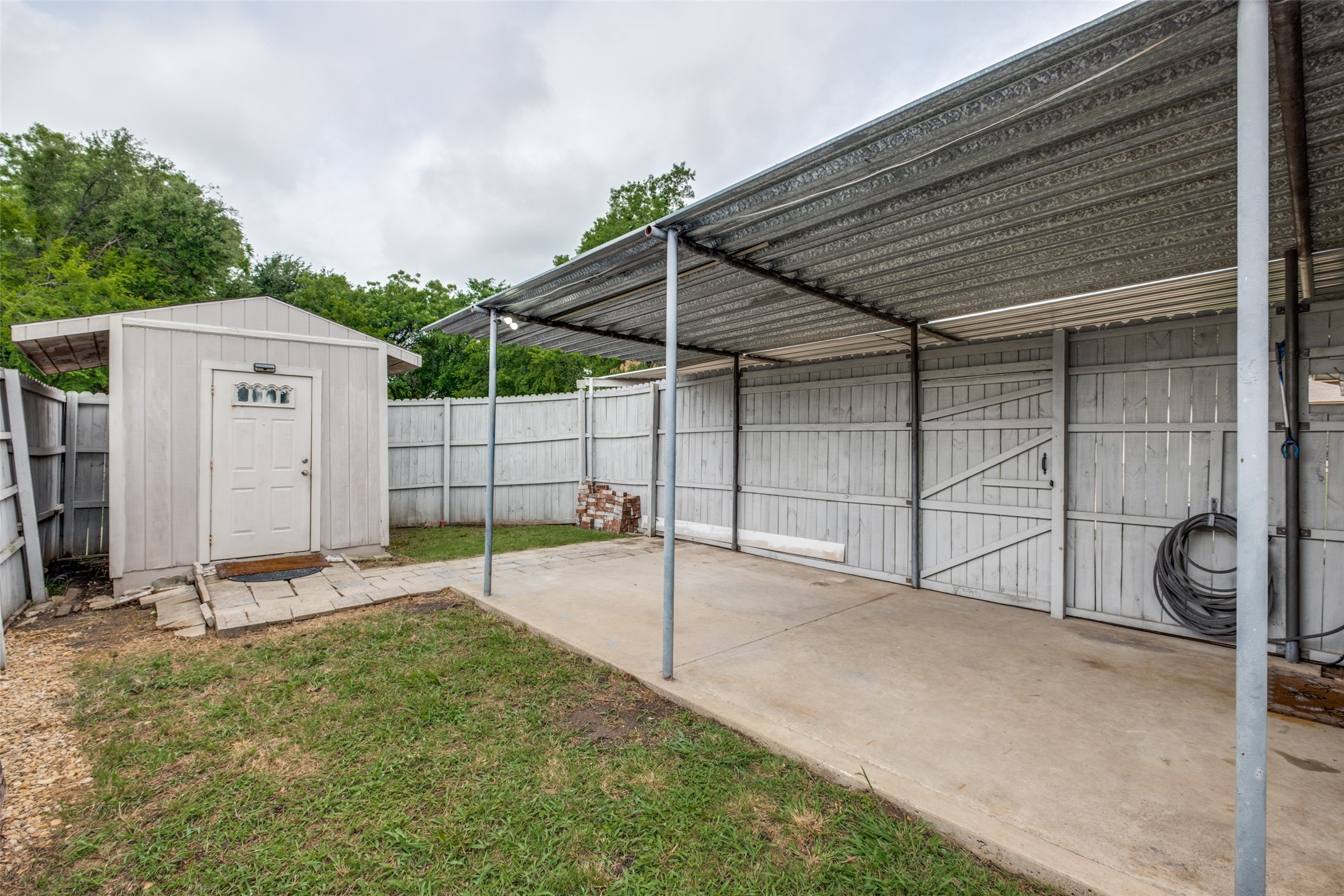 1525 Liberty Lane Mesquite TX 75149