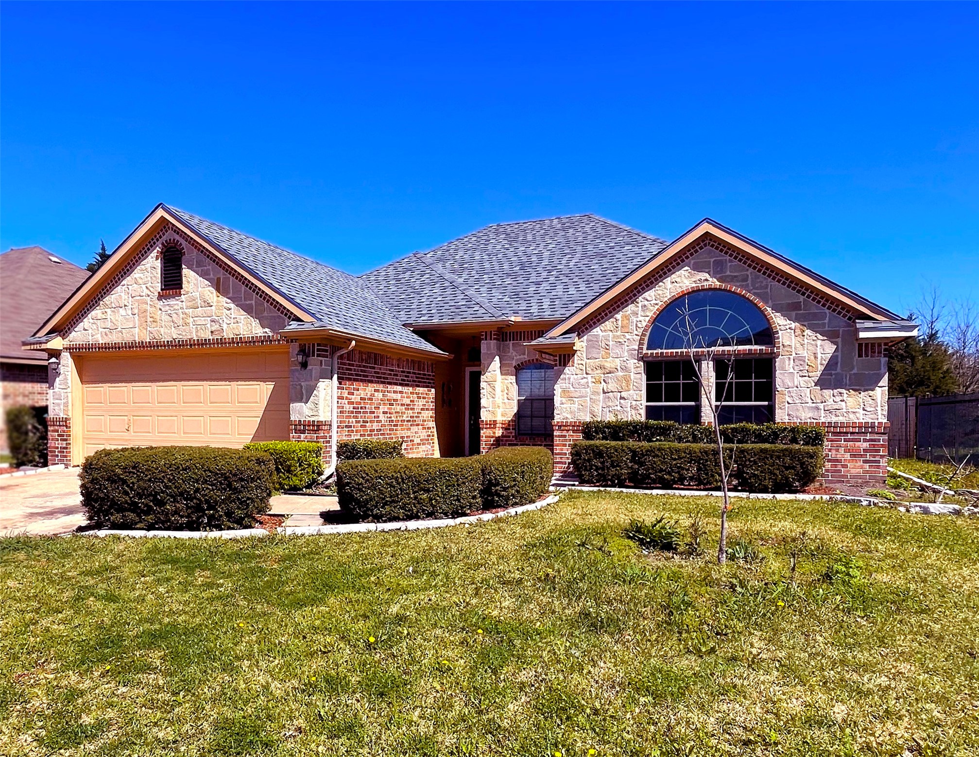 1110 Woodside Lane Seagoville TX 75159