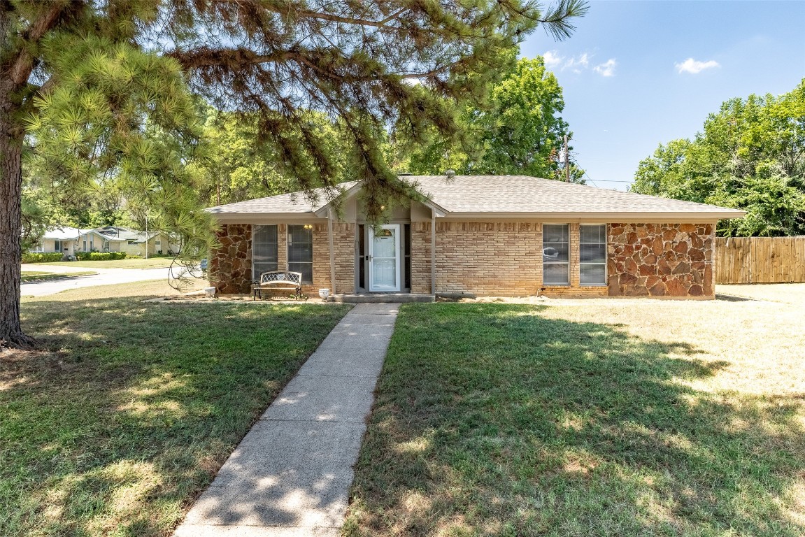 1002 Greg Court Irving TX 75060