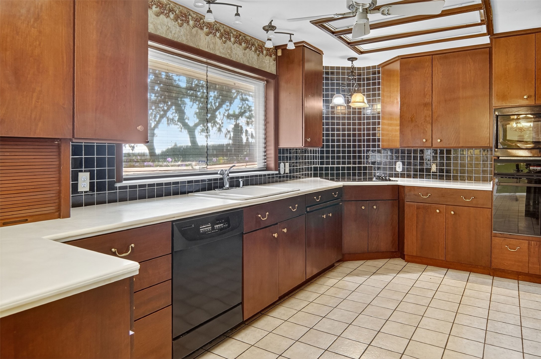 904 7th Avenue NW Mineral Wells TX 76067
