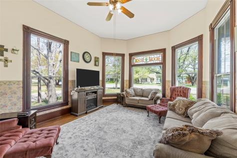 722 S Harrison Street West TX 76691
