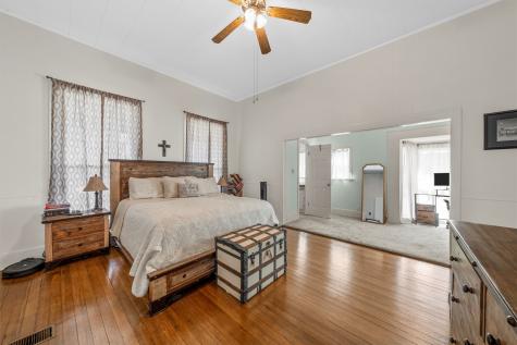 722 S Harrison Street West TX 76691