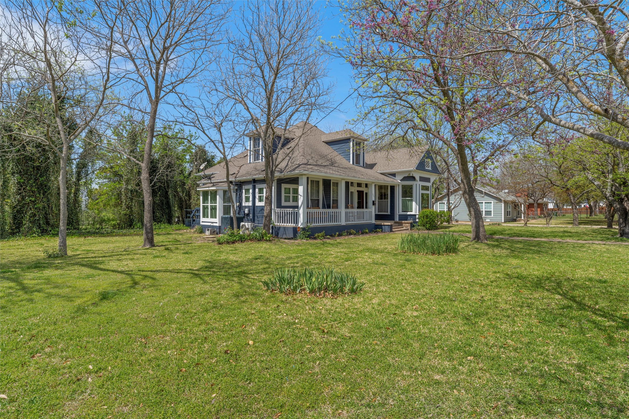 722 S Harrison Street West TX 76691