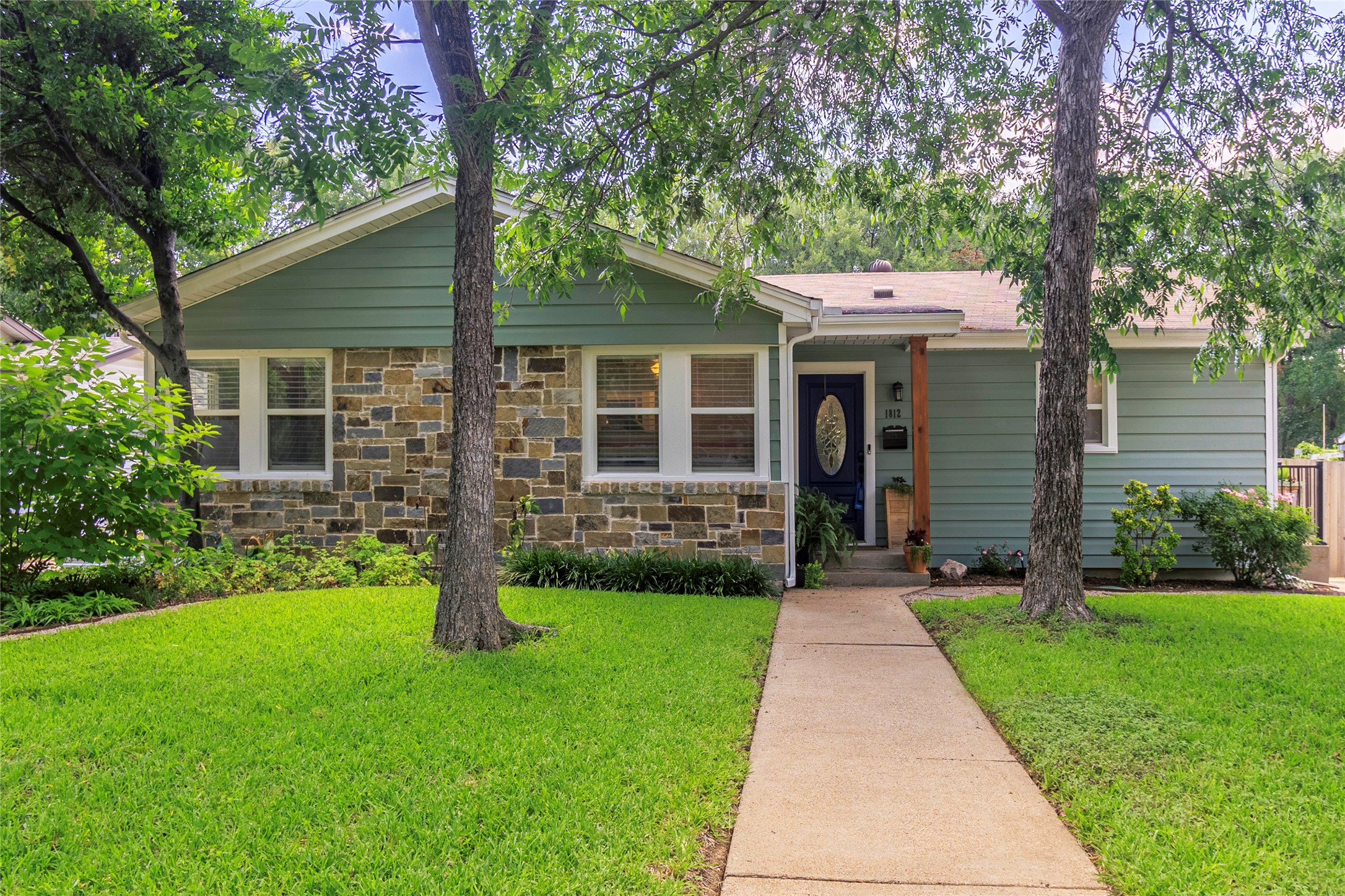 1812 Junius Street Fort Worth TX 76103