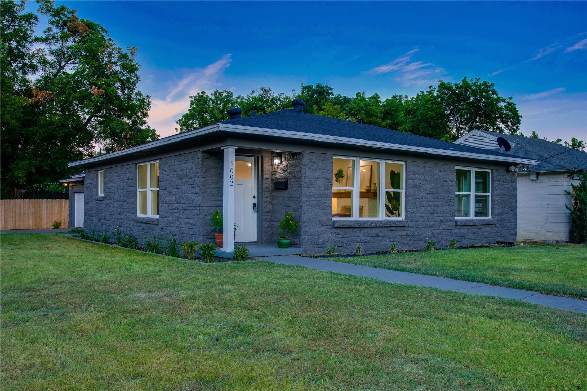 2002 Boyd Street Dallas TX 75224