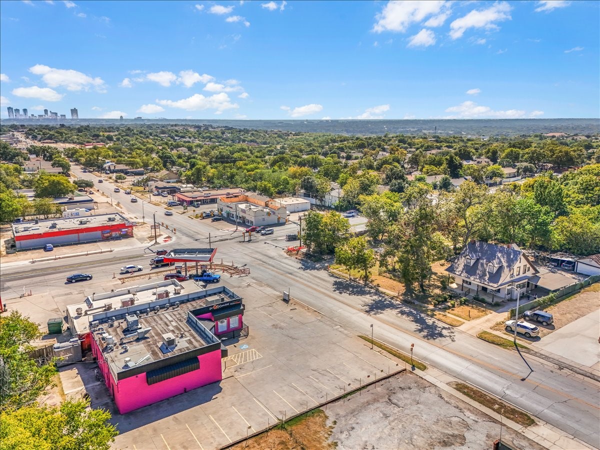 2709 Azle Avenue Fort Worth TX 76106