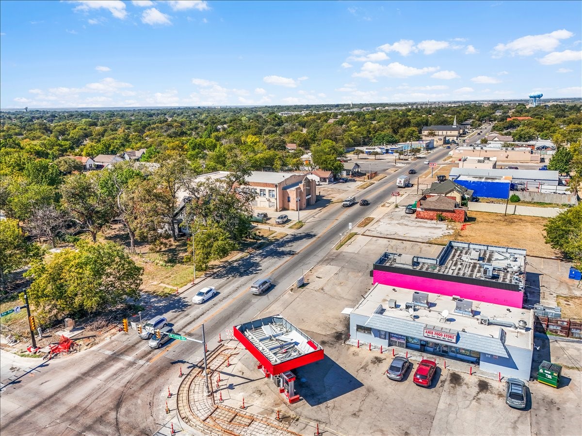 2709 Azle Avenue Fort Worth TX 76106
