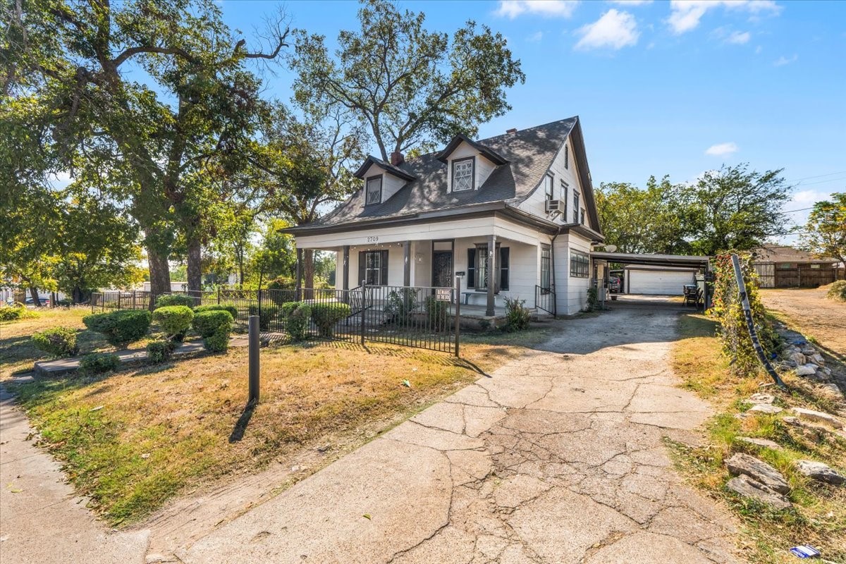 2709 Azle Avenue Fort Worth TX 76106