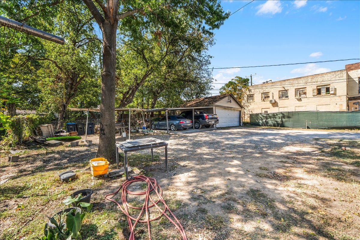 2709 Azle Avenue Fort Worth TX 76106