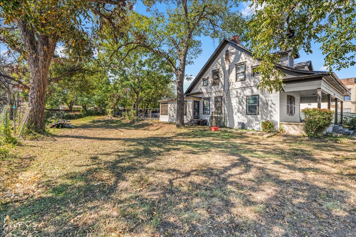 2709 Azle Avenue Fort Worth TX 76106