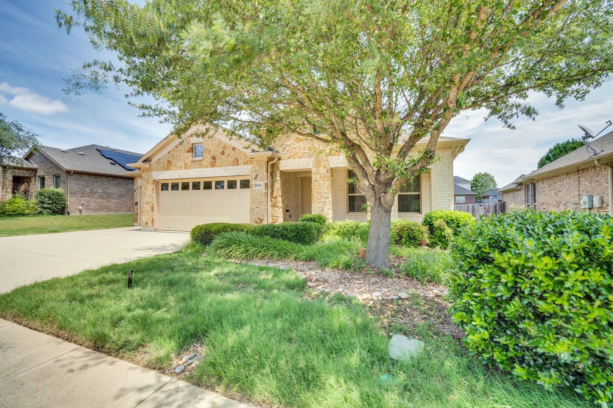9305 Water Oak Court Arlington TX 76002