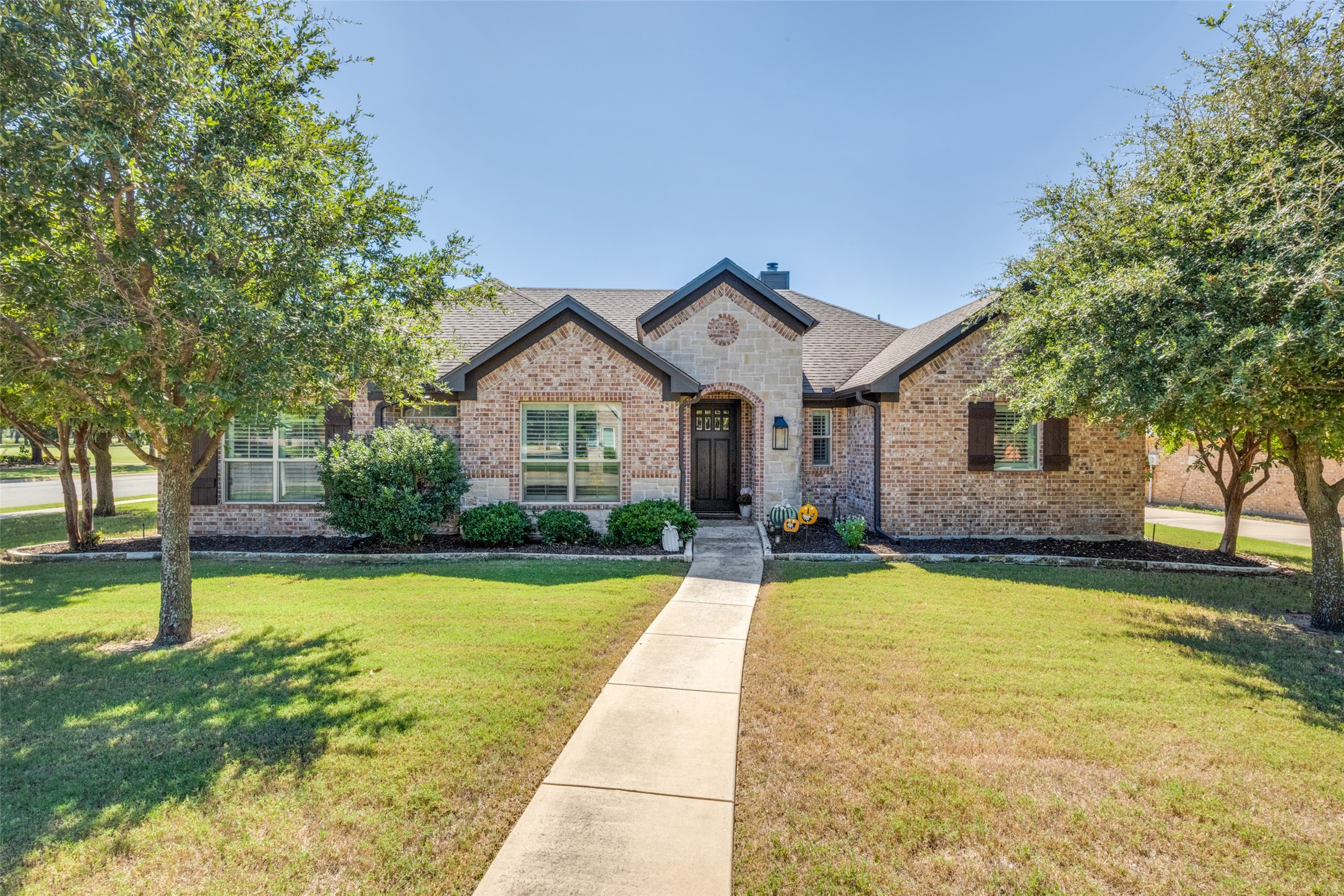 3216 Deerfield Drive Denton TX 76208