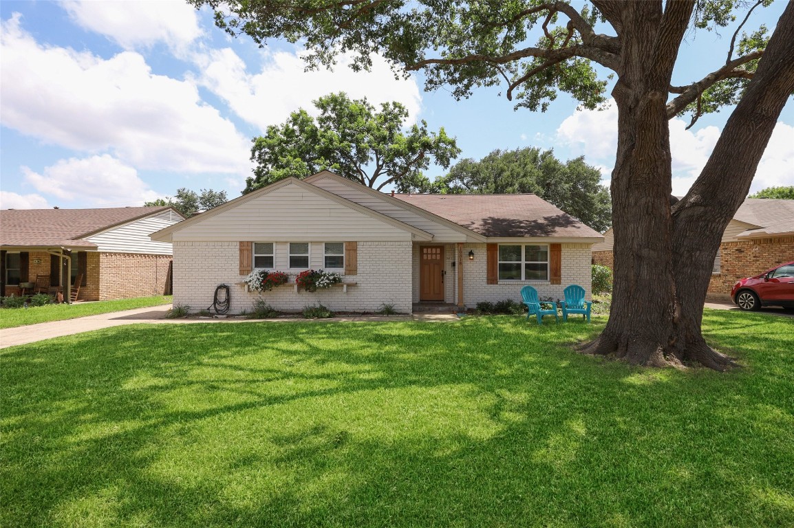 10318 Chesterton Drive Dallas TX 75238