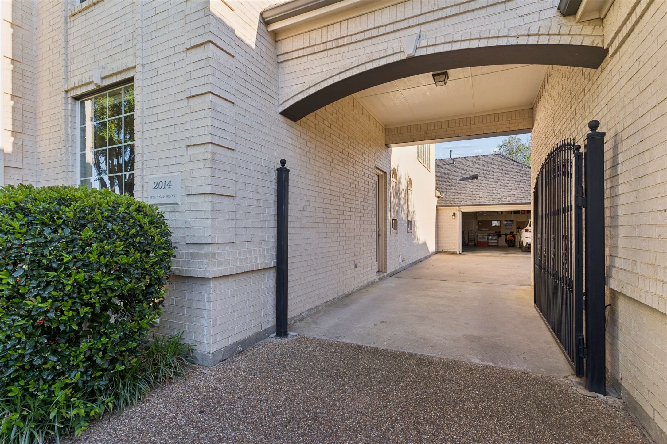 2014 Stone Canyon Court Arlington TX 76012