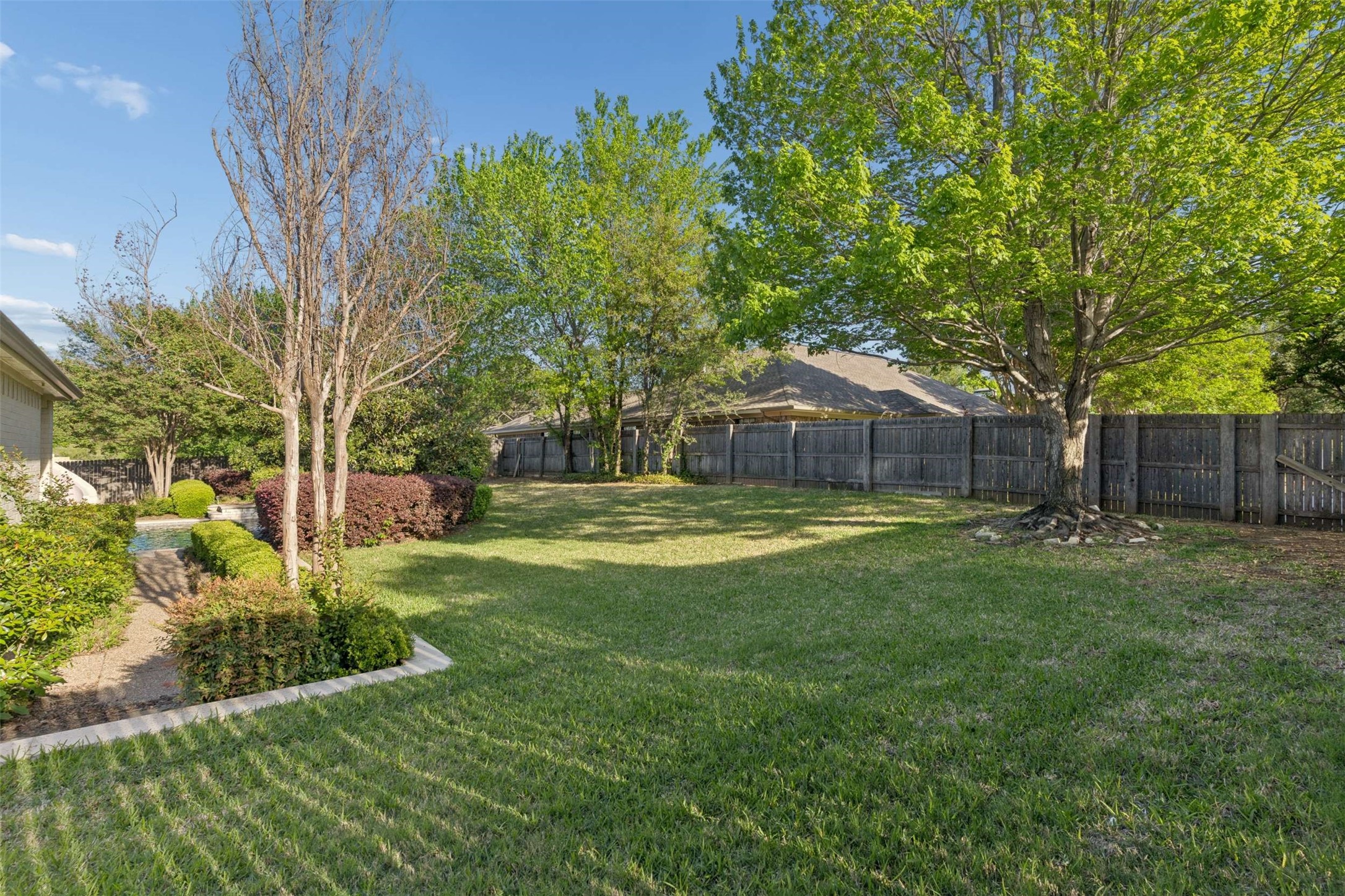 2014 Stone Canyon Court Arlington TX 76012