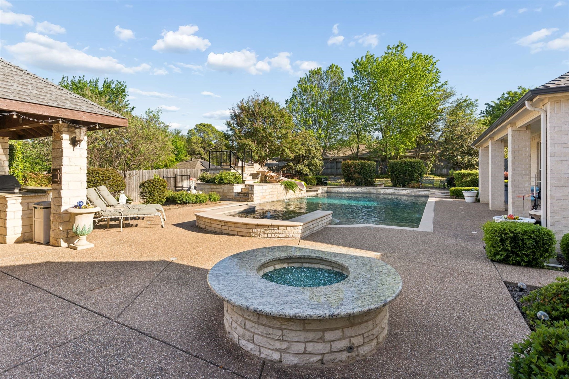 2014 Stone Canyon Court Arlington TX 76012