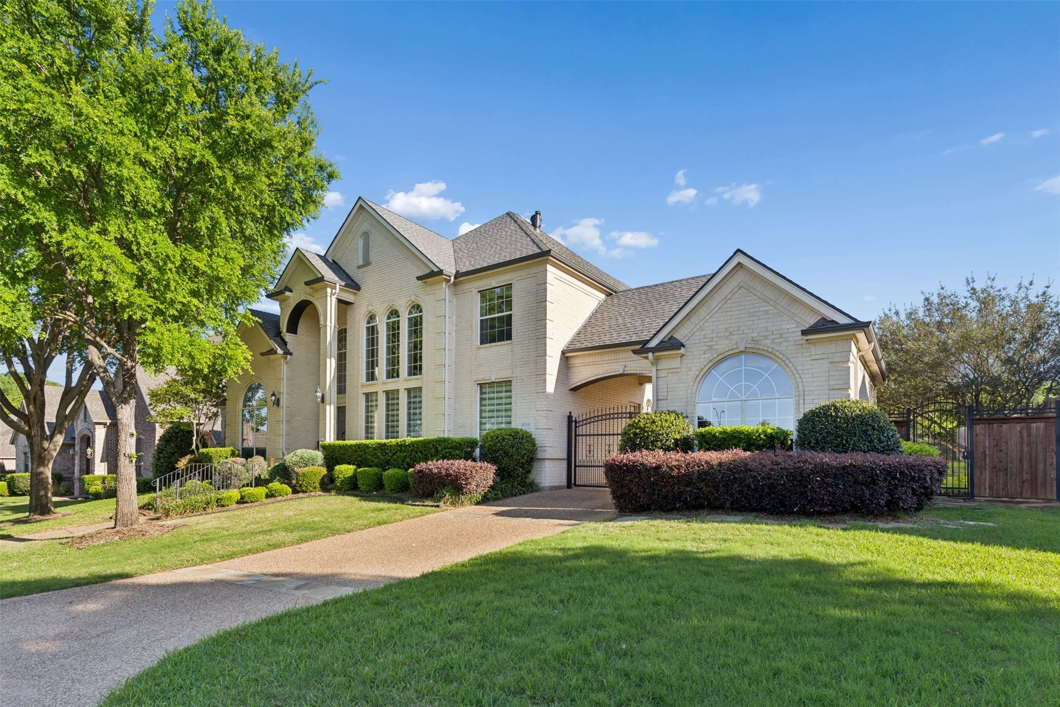 2014 Stone Canyon Court Arlington TX 76012