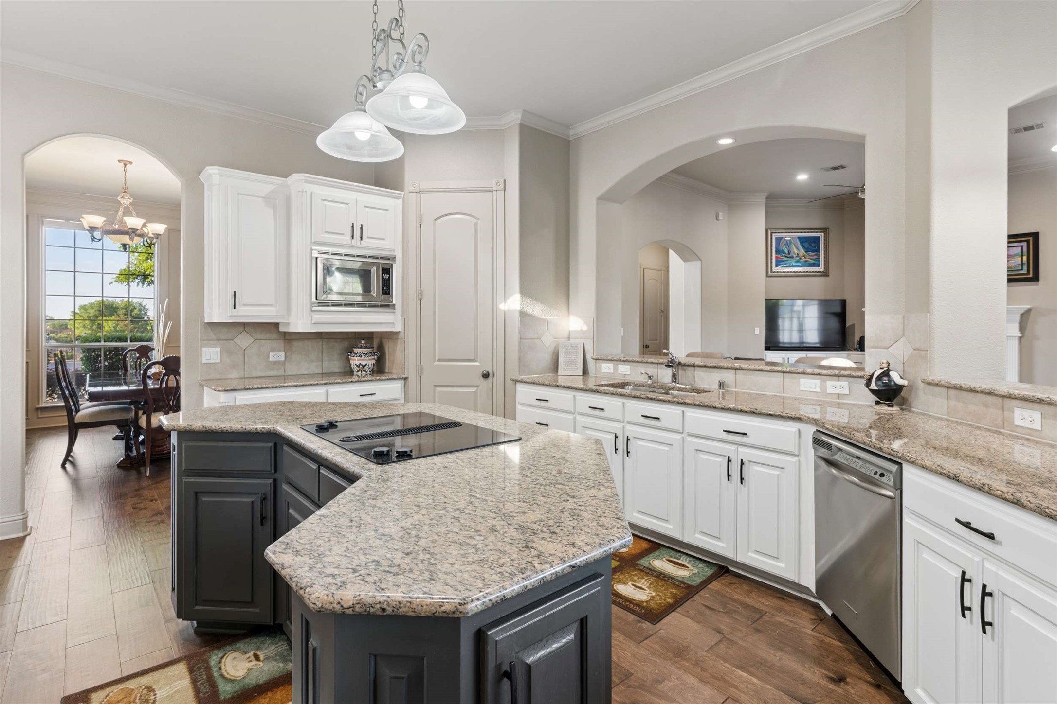 2014 Stone Canyon Court Arlington TX 76012