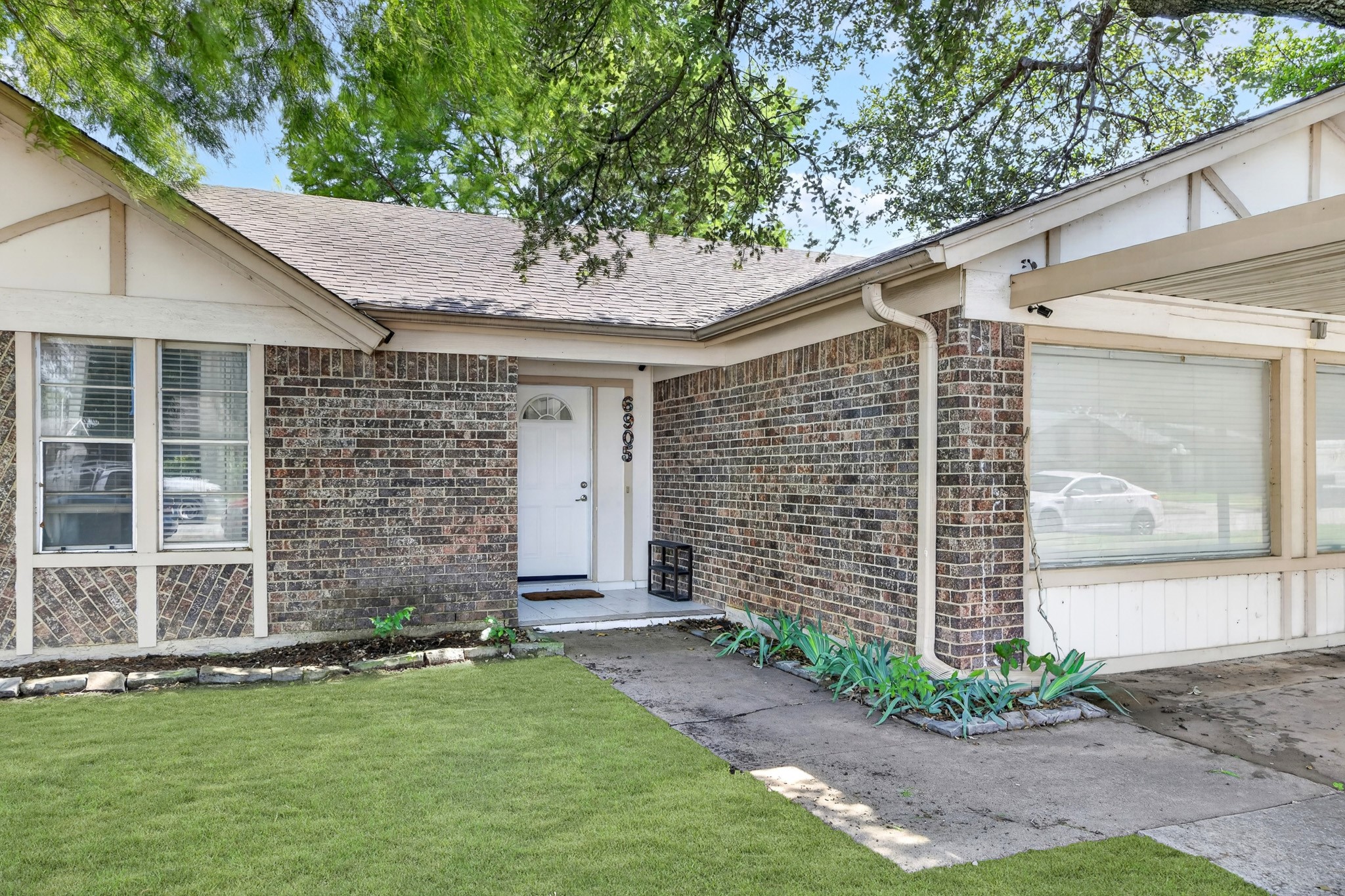 6905 Yorkston Street Watauga TX 76148