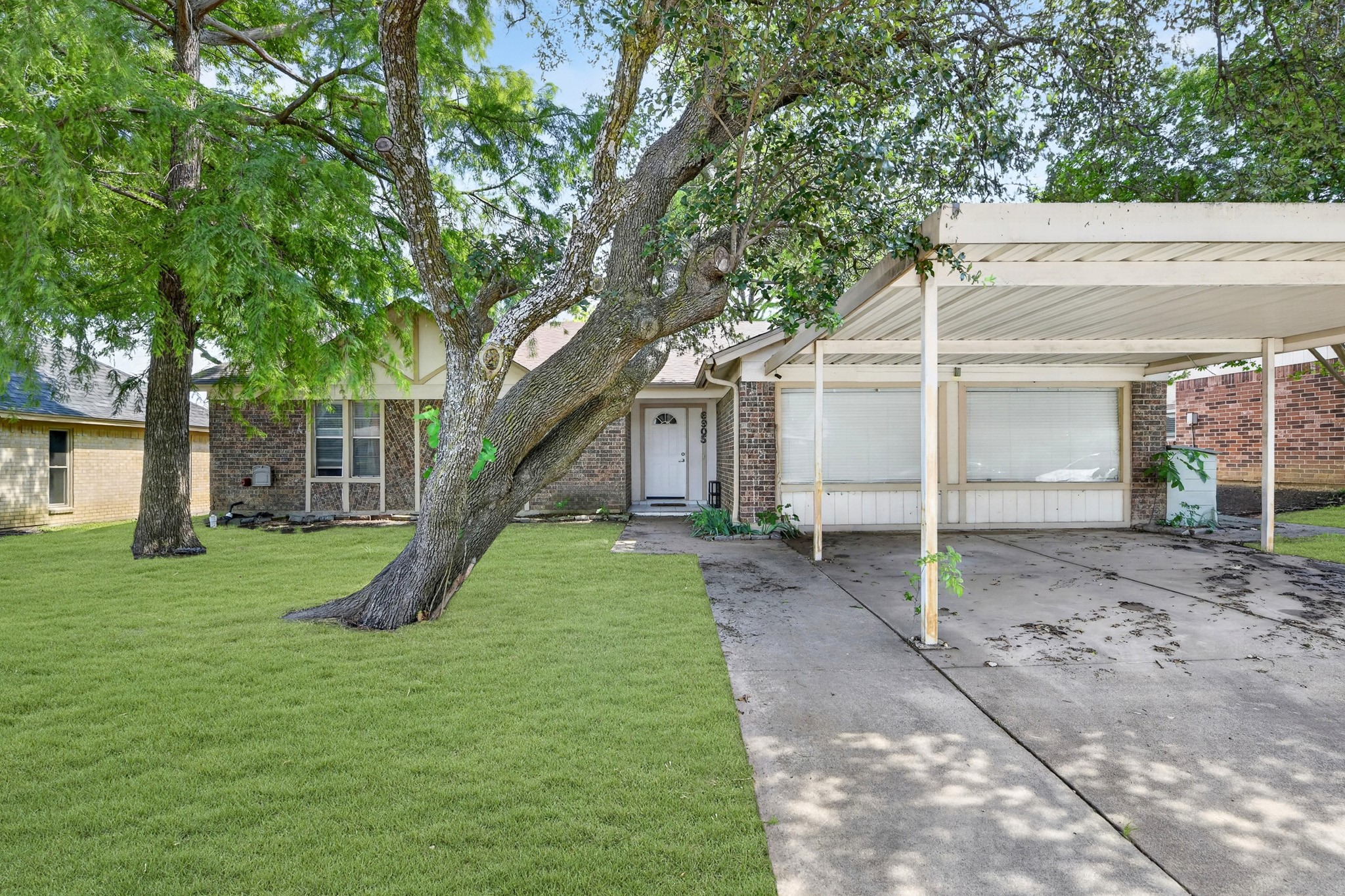 6905 Yorkston Street Watauga TX 76148