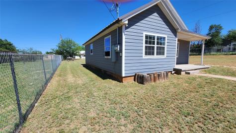 809 Bowie Street Sweetwater TX 79556