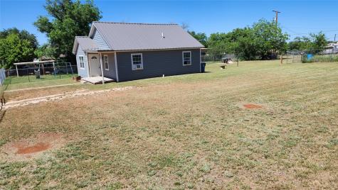 809 Bowie Street Sweetwater TX 79556