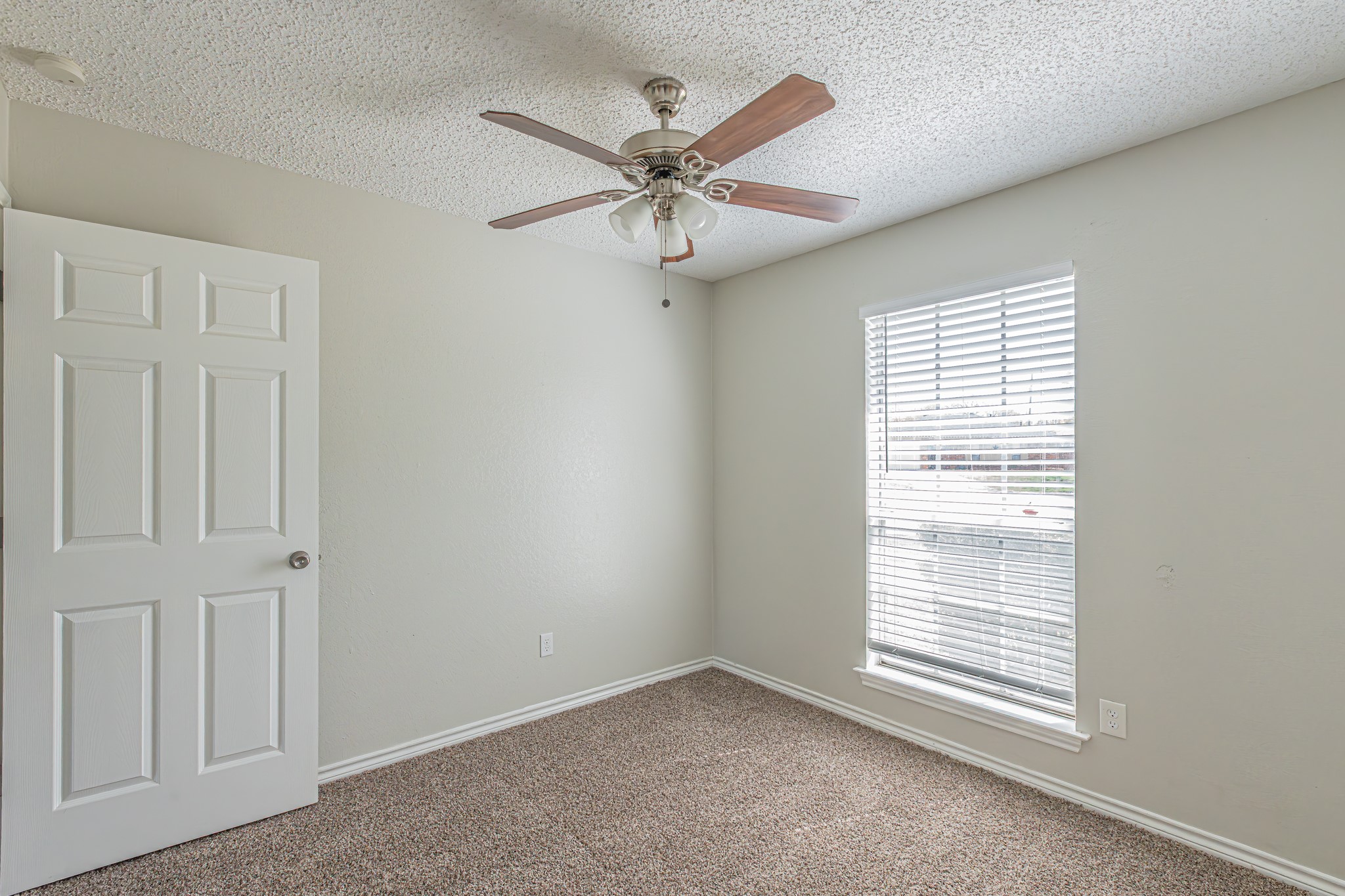 131 Sierra Court Glenn Heights TX 75154
