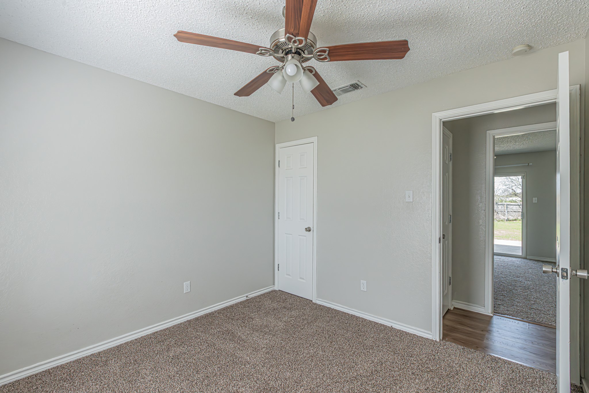 131 Sierra Court Glenn Heights TX 75154