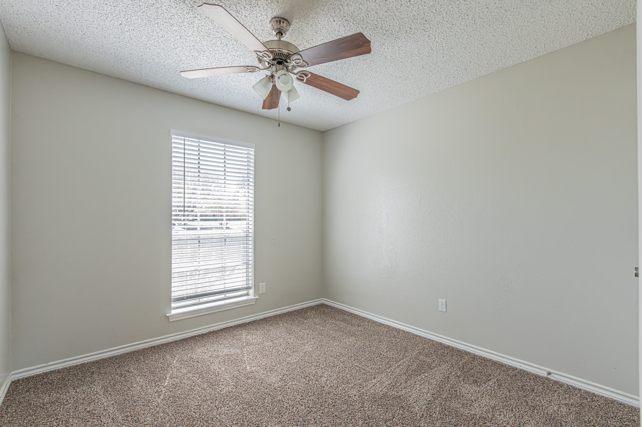 131 Sierra Court Glenn Heights TX 75154