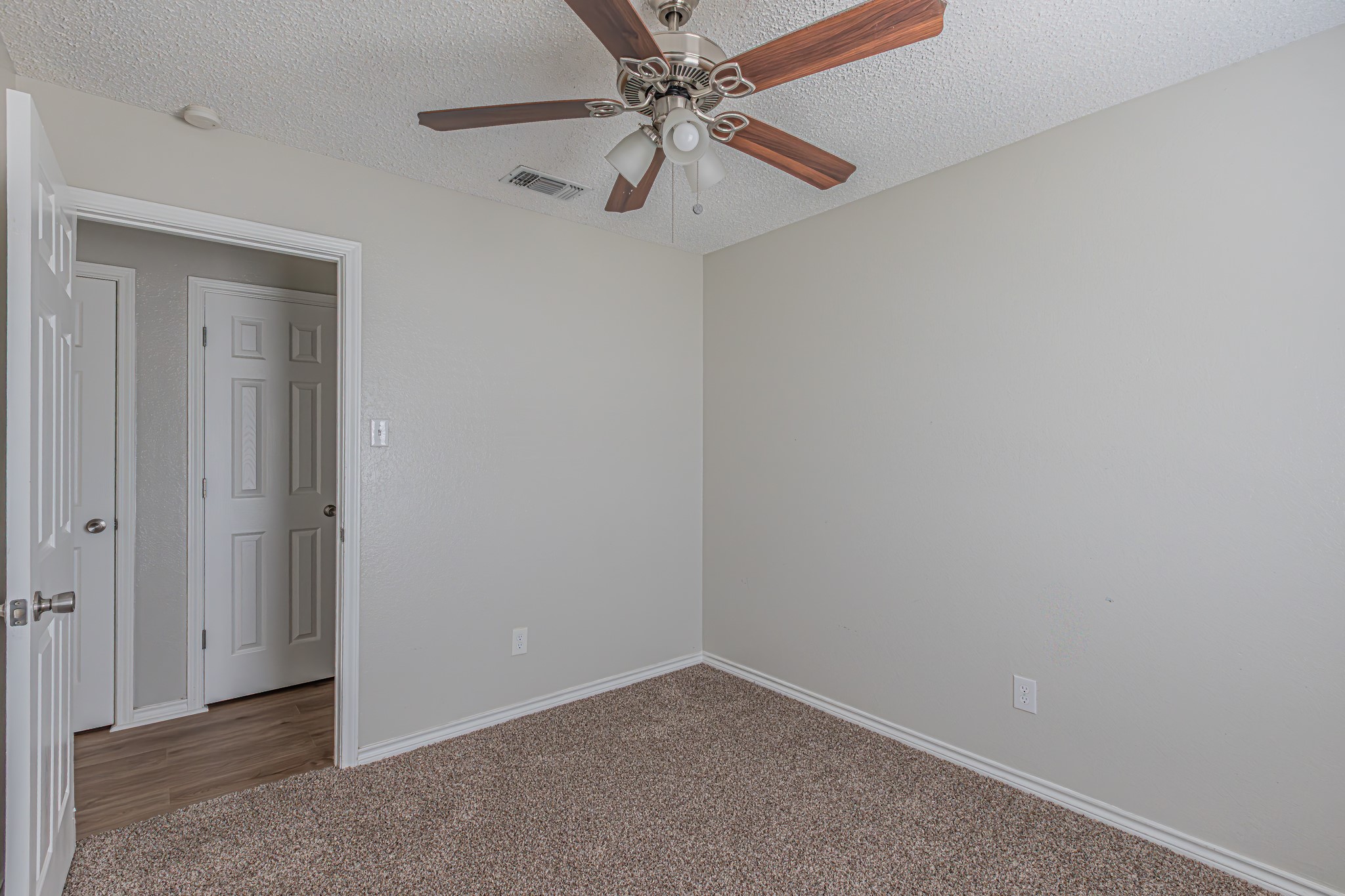 131 Sierra Court Glenn Heights TX 75154