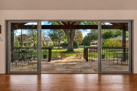 1402 Verano Drive Dallas TX 75218