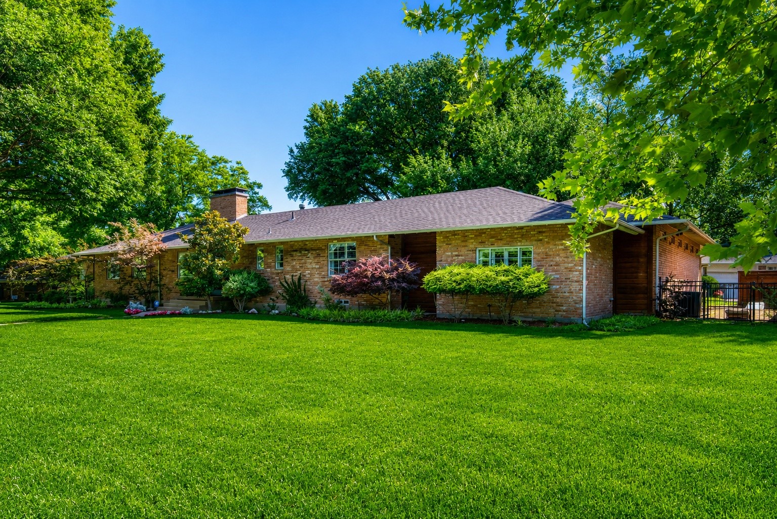 1402 Verano Drive Dallas TX 75218