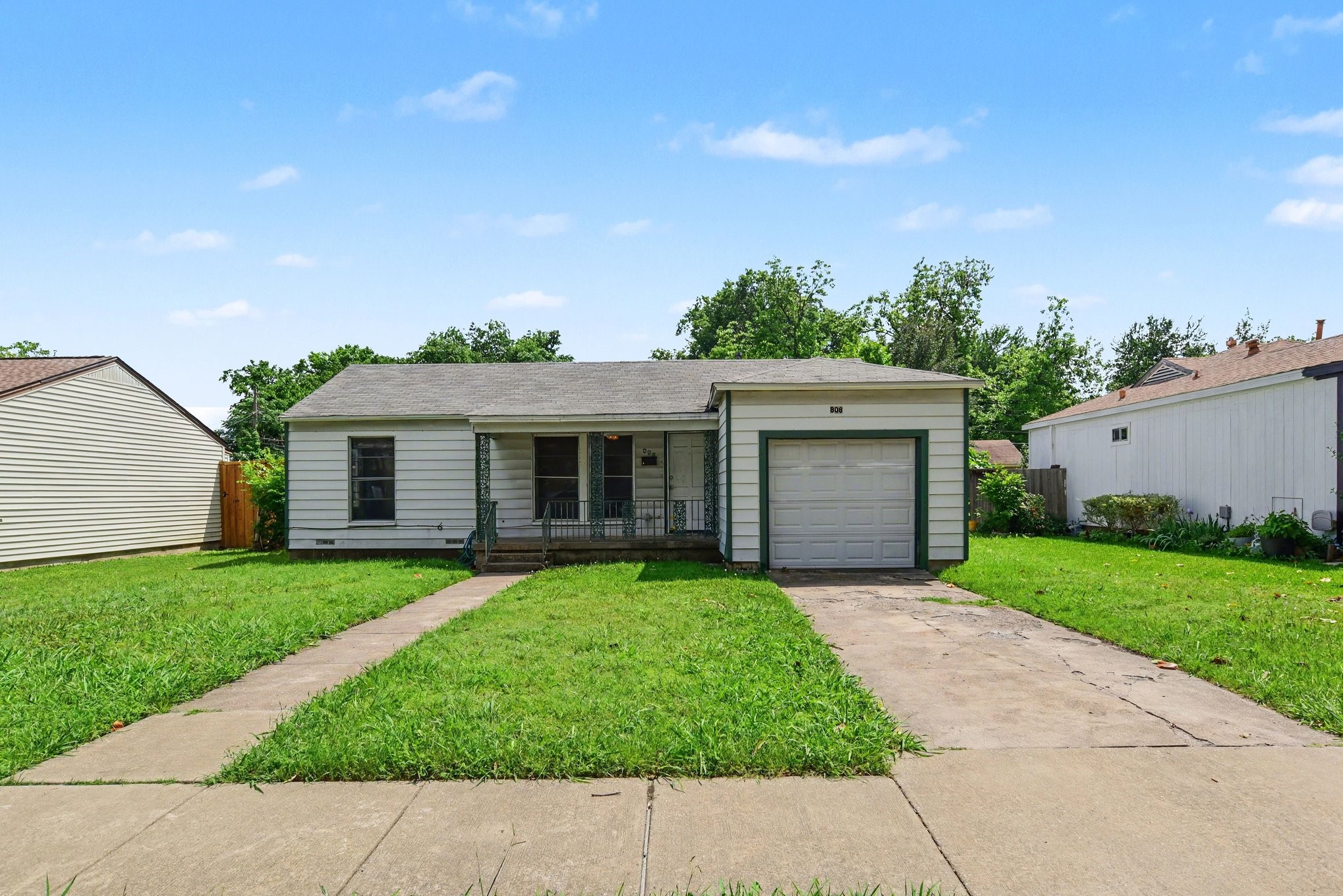 808 Lilac Drive Garland TX 75040