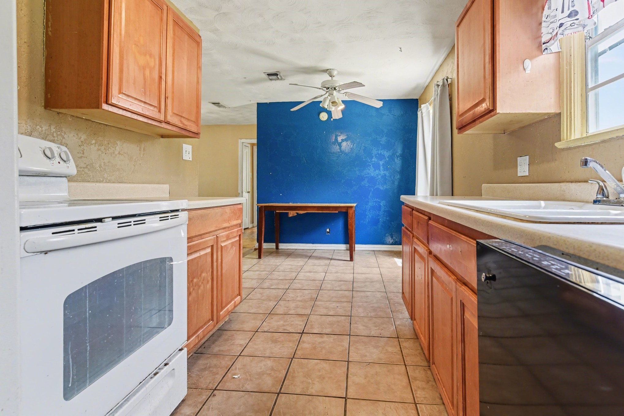 808 Lilac Drive Garland TX 75040