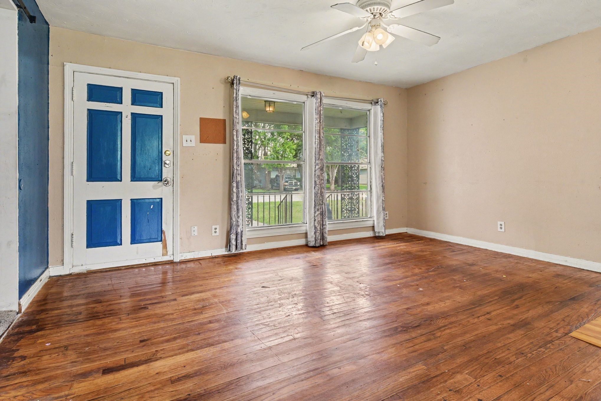 808 Lilac Drive Garland TX 75040