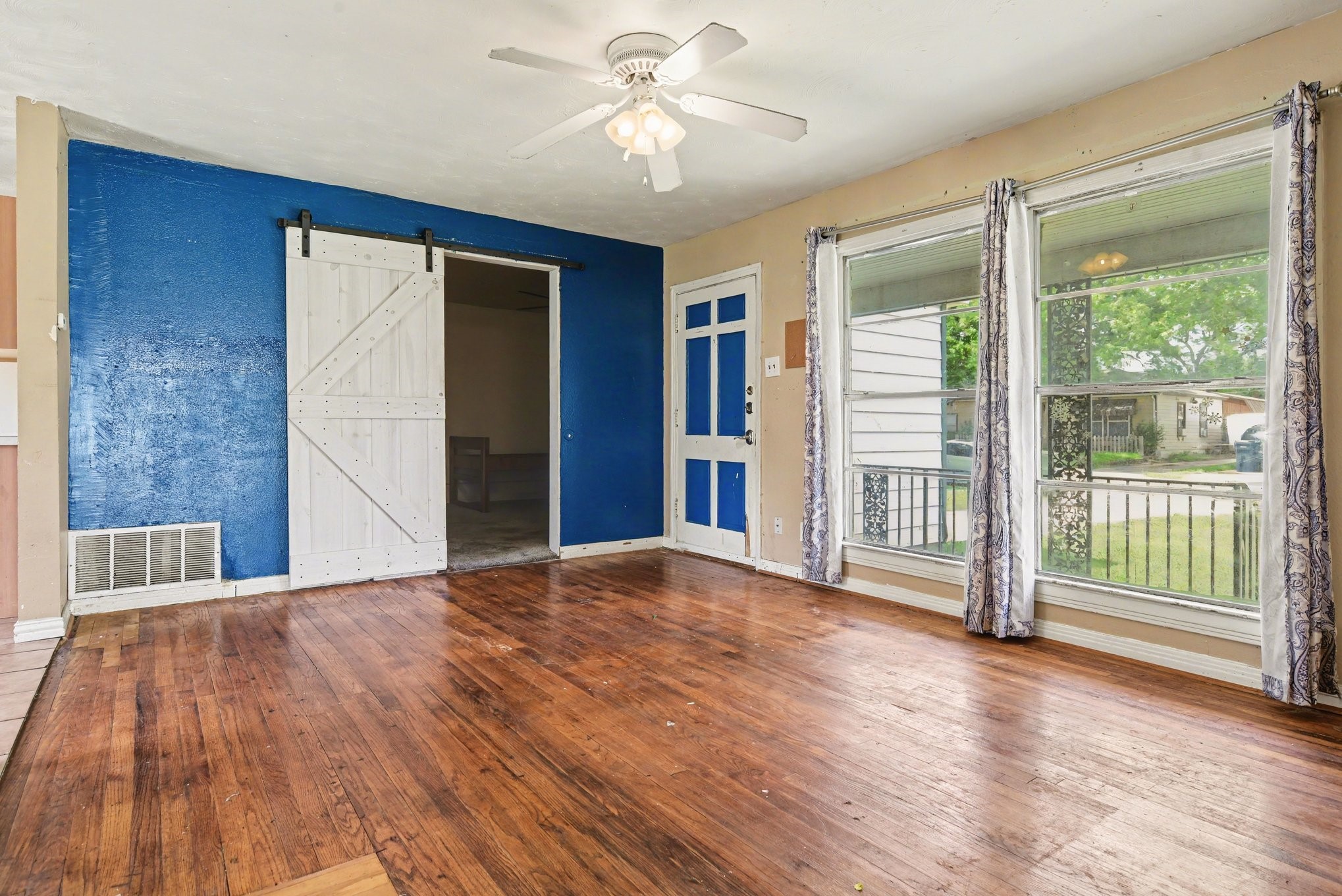 808 Lilac Drive Garland TX 75040