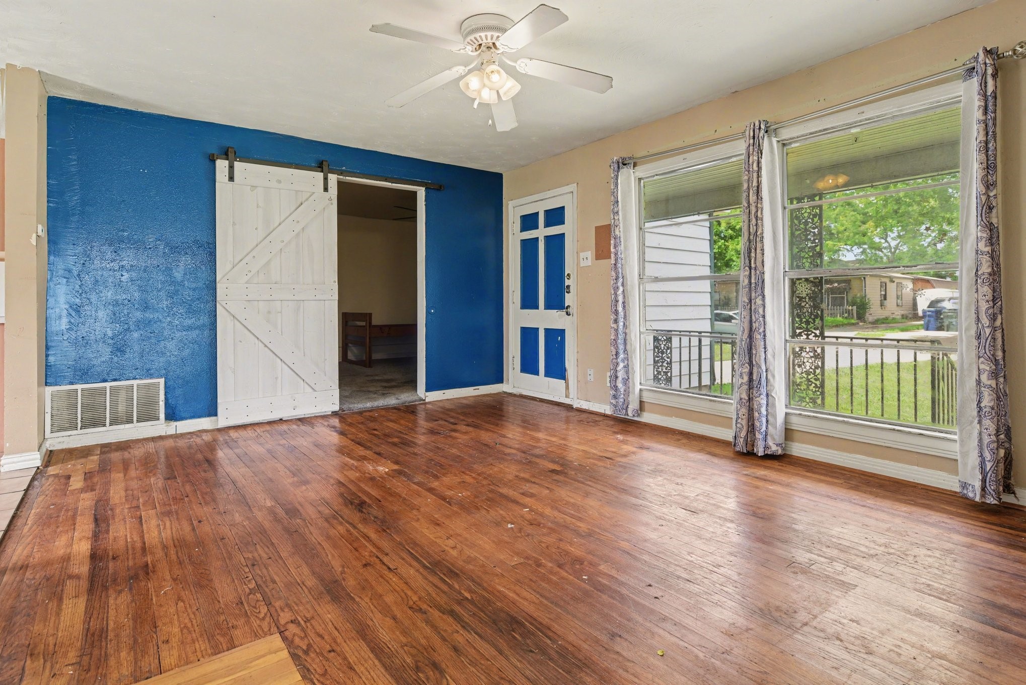 808 Lilac Drive Garland TX 75040