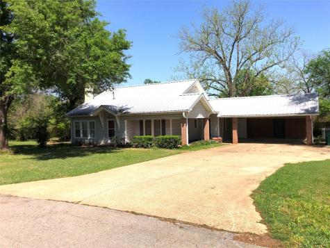 108 W Gregg Street Fairfield TX 75840