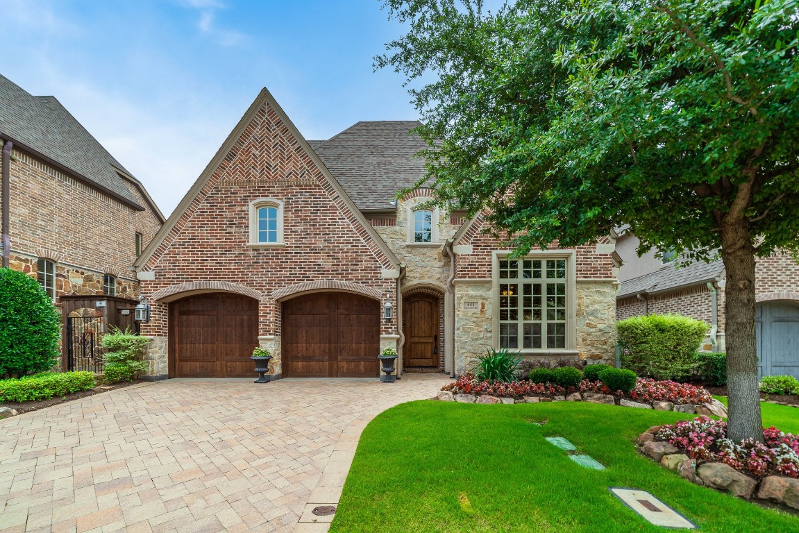 644 Clearwater Drive Irving TX 75039