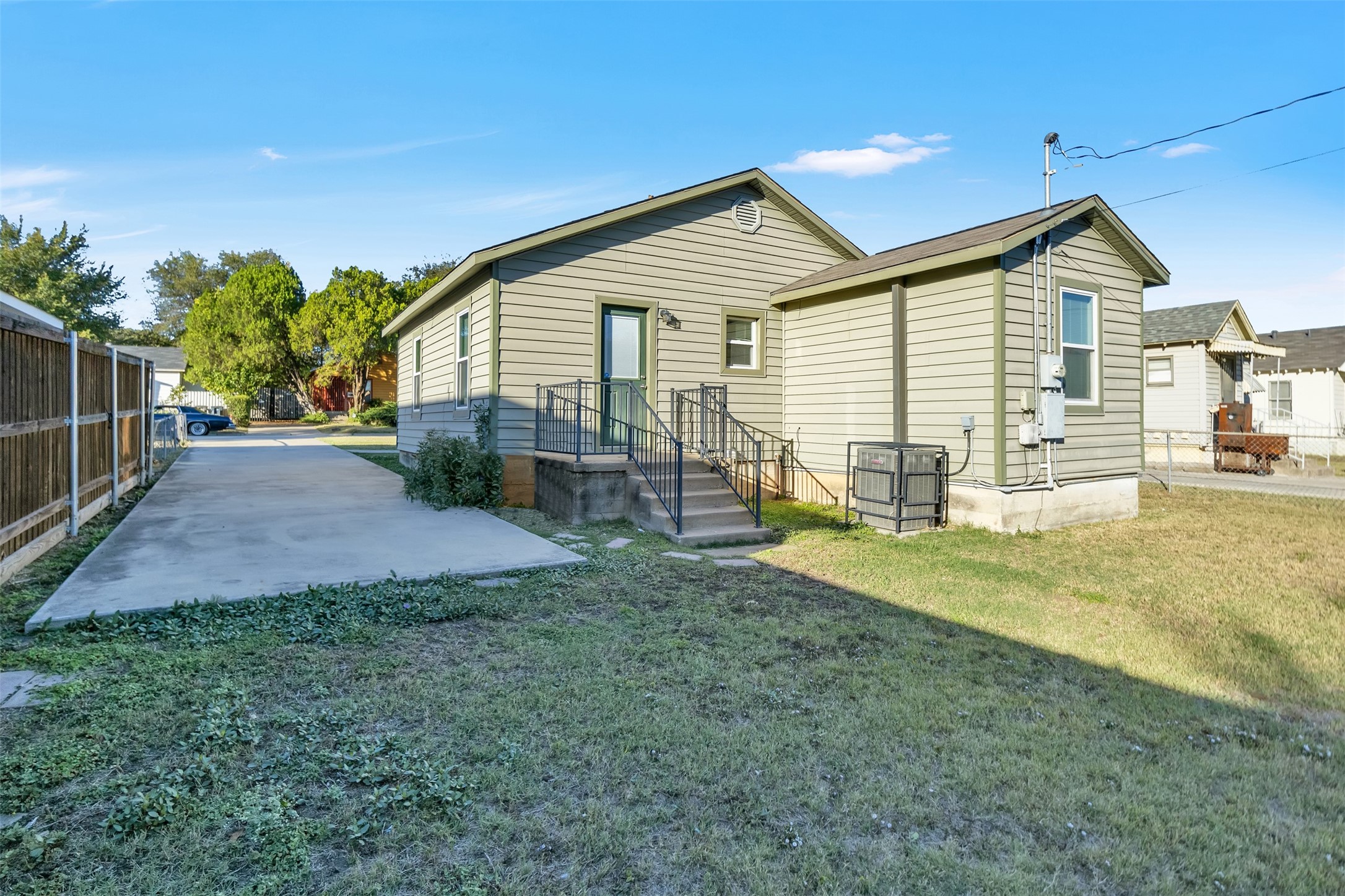 5417 Como Drive Fort Worth TX 76107