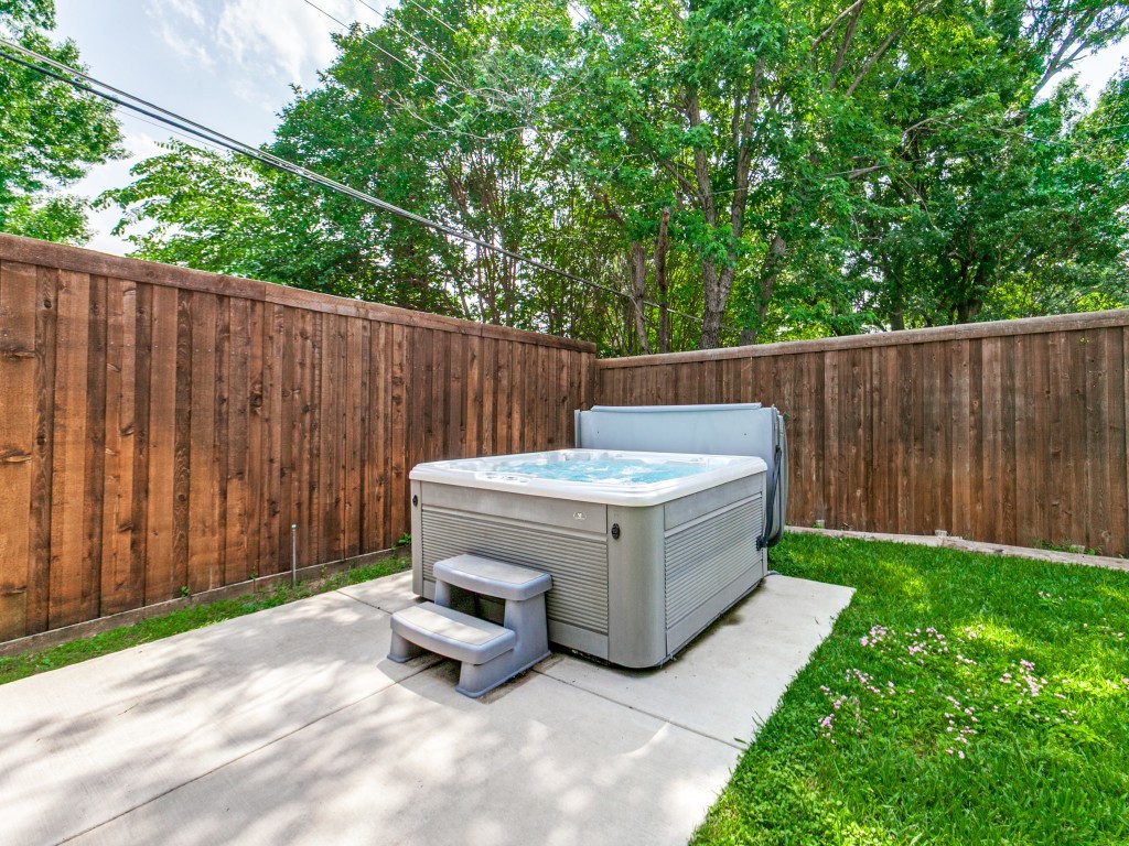 3564 Vinecrest Drive Dallas TX 75229