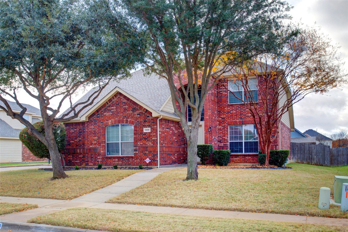 1306 Liverpool Lane Mansfield TX 76063