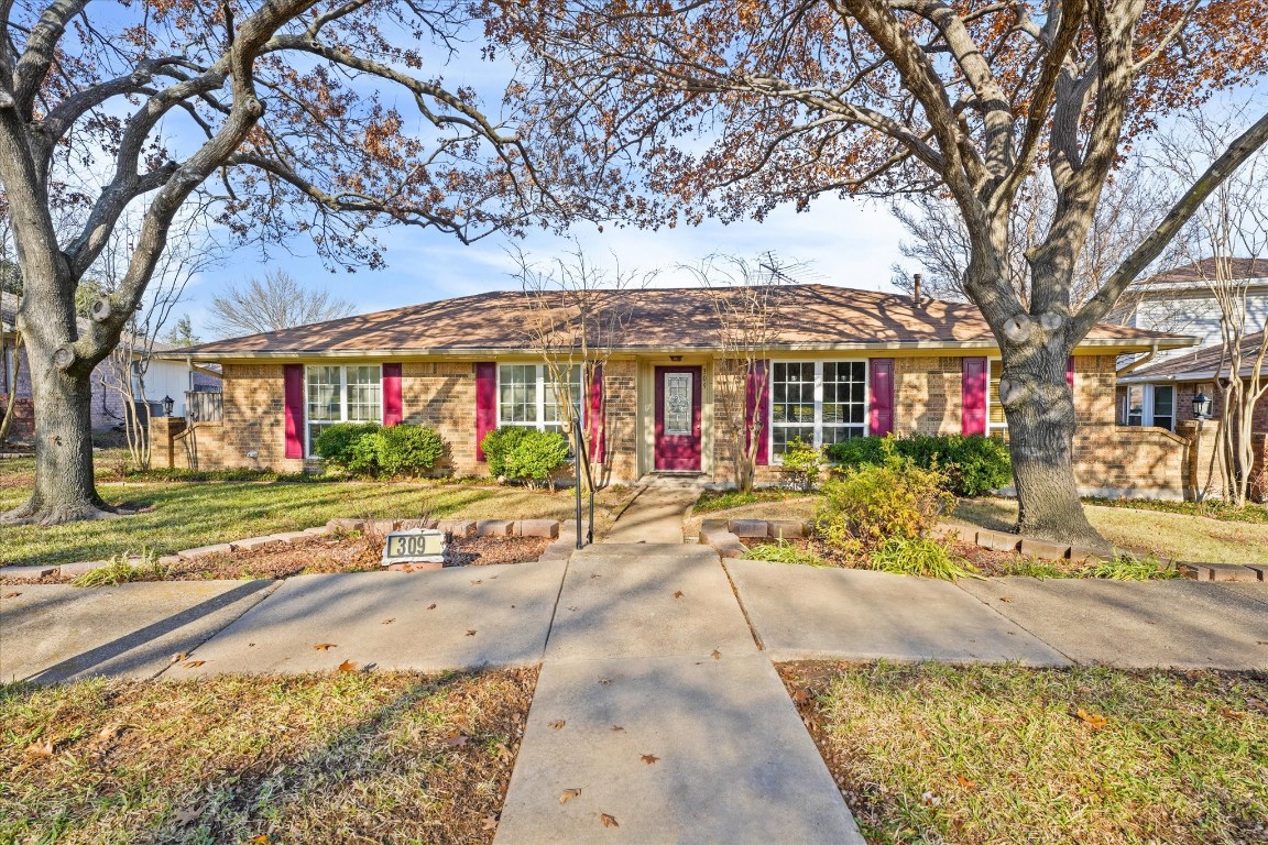 309 Los Santos Drive Garland TX 75043