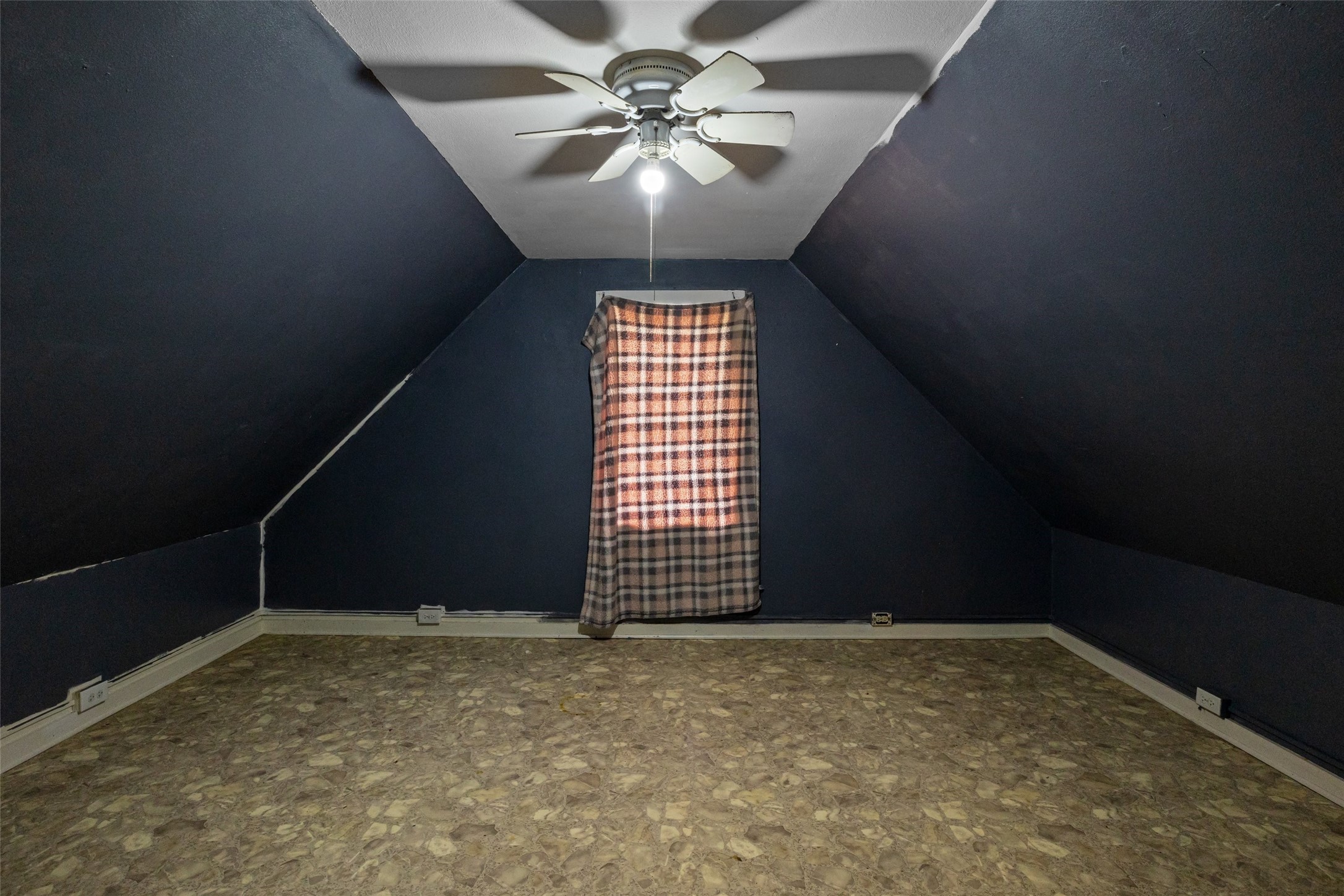 201 N 1st Street Cranfills Gap TX 76637