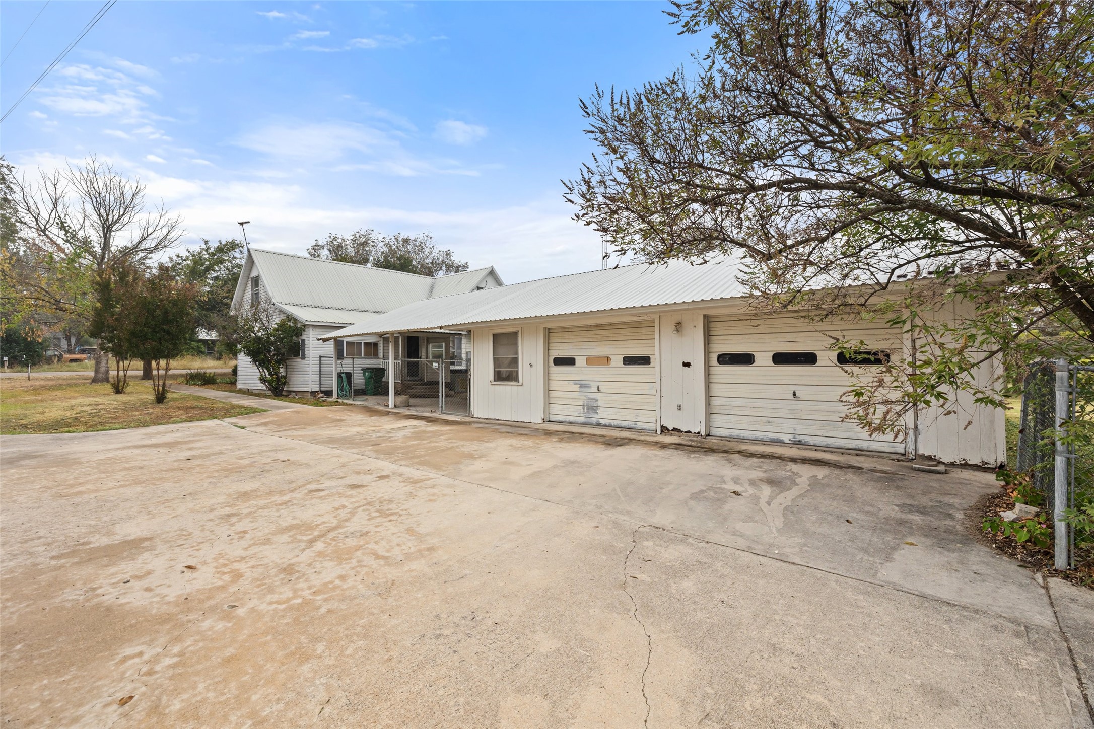 201 N 1st Street Cranfills Gap TX 76637