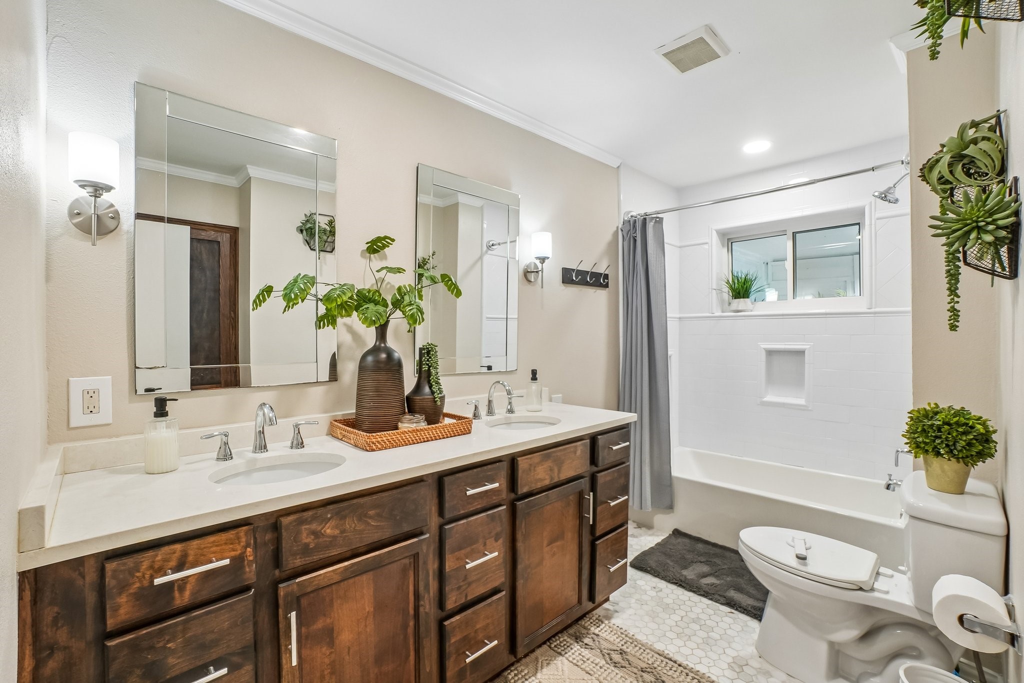 3549 Vinecrest Drive Dallas TX 75229