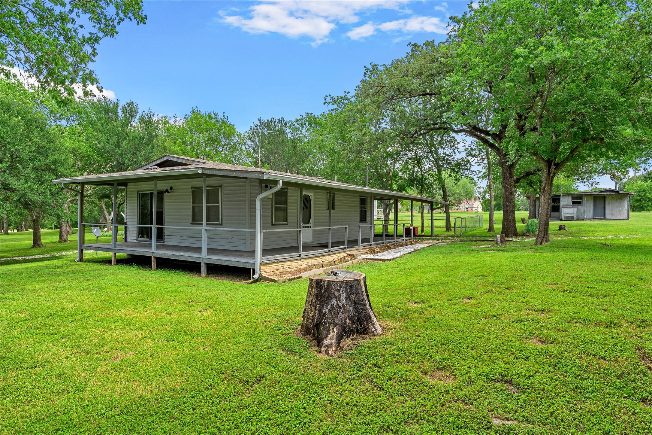 235 Country Drive Waco TX 76705