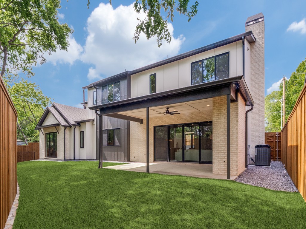 1622 Old Gate Lane Dallas TX 75218