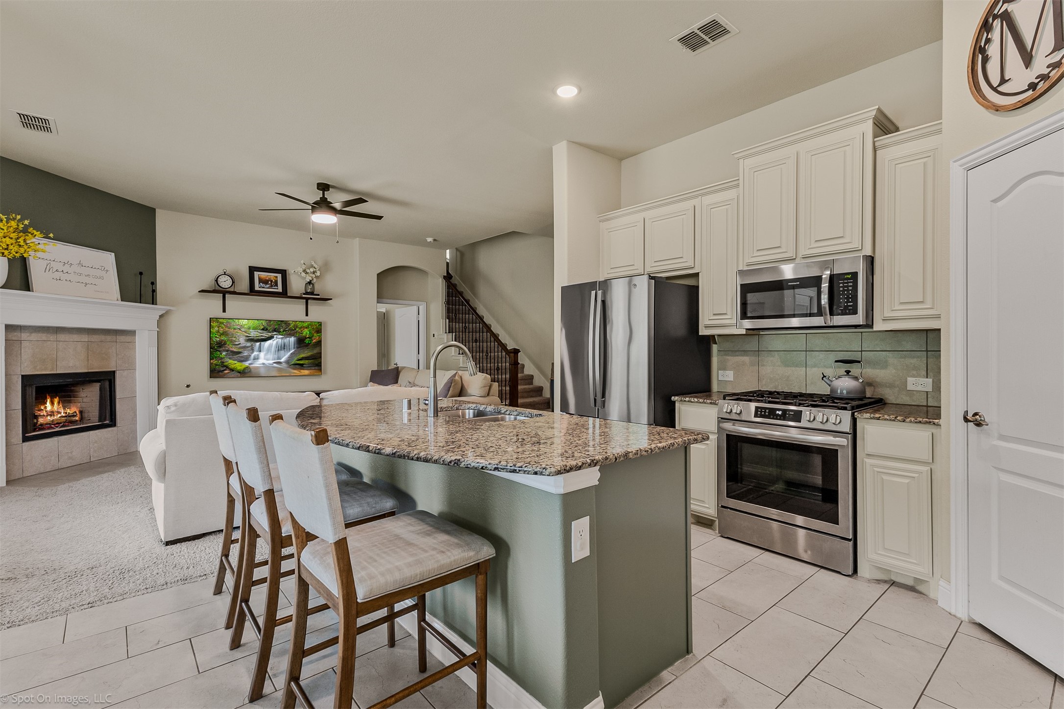 485 W Autumn Hill Bluff Lavon TX 75166